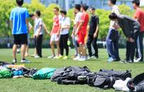 大佬们的足球战事：没股权、巨亏……足球投资是好生意吗？