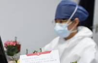 电商开通“鲜花专列”：云南花农赠花武汉“白衣天使”