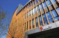 股讯 | 特朗普重启美国经济构想拉动美股收高 特斯拉十连涨