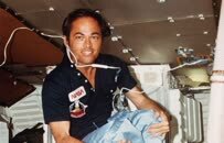 《连线》专访NASA唯一健在试飞员：驾驶飞船是一种享受！