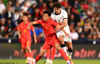 新帅首秀0-0，这支国足对得起这身球衣