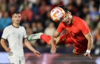 新帅首秀0-0，这支国足对得起这身球衣
