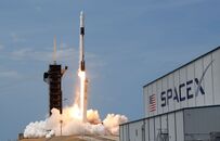 马斯克的军火生意：四星空军上将做公关 威胁波音、洛马