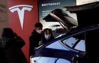 科技早报 | 苹果季度营收首破1000亿美元 特斯拉去年首次实现盈利