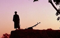 两家阿富汗人的逃亡之路：宁愿在机场被枪杀 也比待在这个国家强