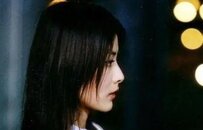 坐拥20多栋豪宅，家里堆满珠宝，她却骗了孩子13年家里没钱