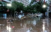 石城县突降暴雨致道路积水、河水暴涨 警方紧急驰援