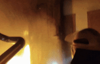 萍乡一居民楼凌晨起火，一家四口被困！消防7分钟救援细节公布