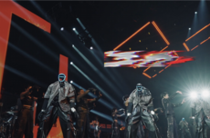 马斯克点赞宇树机器人给王力宏演唱会伴舞 王兴兴首次回应