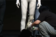 马斯克想要1万亿 何小鹏只想等一句牛P