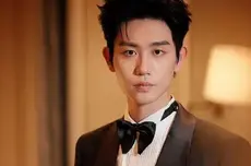 短剧男演员直播讨薪，“还我血汗钱”