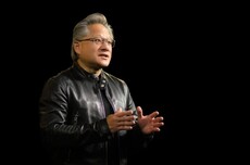 黄仁勋最新访谈：英伟达要用AI造一台“时间机器”，看好人形机器人