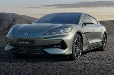 腾势D9泊车辅助车外语音播报功能已筹备OTA升级 计划近期推送