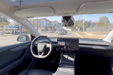 马斯克亲测无安全员Robotaxi：直呼“完美驾驶”