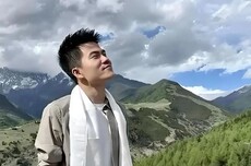 东方甄选卫生巾上线时，董宇辉也发力自营了