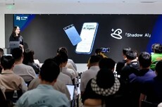 出门问问发了新硬件，AIGC第一股急需新故事