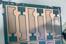 苹果iPhone 17 Pro首次堆散热：均热板谍照曝光