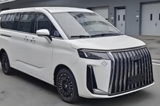 消息称北汽制造锐胜M8中大型MPV将于今年10月上市，可选CNG发动机、纯电