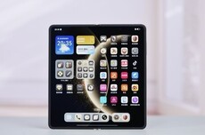 荣耀Magic V5内屏有多贵：售后备件价4379元 够买台旗舰