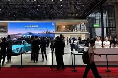 小米YU7神话AB面：车主苦等，黄牛入场，友商截胡，供应链绷紧