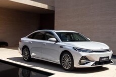 吉利全新中型轿车银河A7加推基础辅助驾驶版，预售价下探至9.78万元起