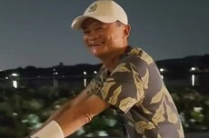 马云夜骑西湖被网友偶遇，同款自行车卖1.85万元