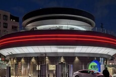 特斯拉超级充电站餐厅开业，马斯克透露将在全球主要城市推广
