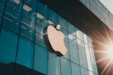 苹果据悉考虑使用Gemini模型来升级Siri 谷歌大涨4%刷新历史新高