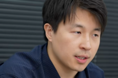 雷军见创业者一直用手机回消息：我回消息不是不尊重你，确实太忙了