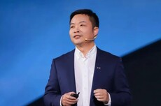 小鹏Q2全线暴涨：交付200%营收125%，何小鹏剧透纯视觉Robotaxi