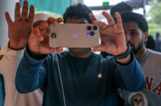 印度制造提速：苹果iPhone 17 Pro首次在印生产，两大新厂已投产
