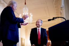 孙正义如何成为特朗普的投资红人，苦心经营图什么？