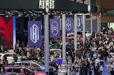 洋豪品牌一个没来！国产车价格战现场开打，暴走3万步看成都车展六大真相