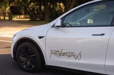 规模要扩大了？特斯拉宣布向公众开放Robotaxi应用