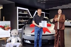 何小鹏：我选的小鹏P7鹏翼门特殊版终于到了
