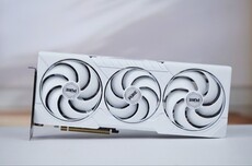 NVIDIA独吞94%显卡市场 AMD落后原因揭秘：RDNA4太少