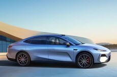 全新吉利银河E8加推610km长续航版：宁德时代电池，16.18万元起