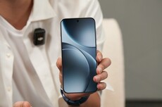 比上代机型少3个，OPPO Find X9顶部仅保留红外孔