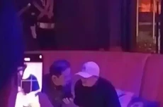 马云现身阿里园区酒吧