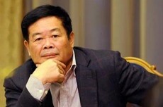 “双面”曹德旺辞职：热衷捐资办学 却“苛待”自家员工？