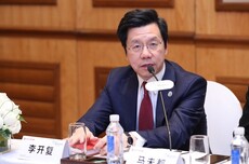李开复锐评：美国已在人工智能硬件战争中败给中国