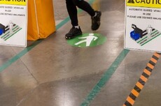 消息称亚马逊计划在2033年前以机器人取代超60万工人岗位