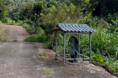 蔚来车主在山沟里安了一根充电桩 免费共享！网友：真新时代赛博土地庙