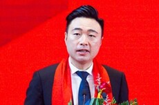 跑美国卖“老头乐”，80后“富三代”攒下百亿财富