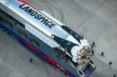 马斯克盛赞朱雀三号:能够击败SpaceX猎鹰9号