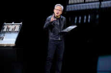 不甘失去中国市场 黄仁勋:我们处境尴尬 希望特朗普帮忙