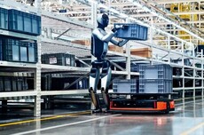 他们24小时打工，不要工资