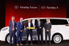 贾跃亭旗下FF首款MPV迪拜发布:伊涅斯塔成首位车主,支持加密货币购车