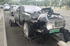 闪灵事故后为何不再买一台劳斯莱斯 陈震:过不了自己这关