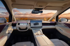 4-7座模式一键搞定！小鹏X9超级增程车型全球首发三排电动三折叠